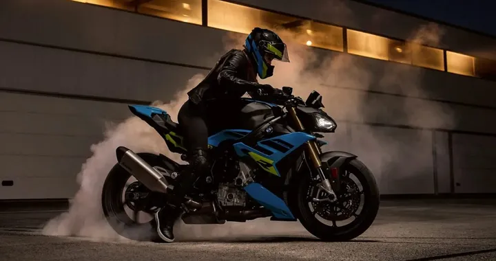 BMW Motorrad richiama le 2025 per guasto all’E-Call: colpa di un bug software