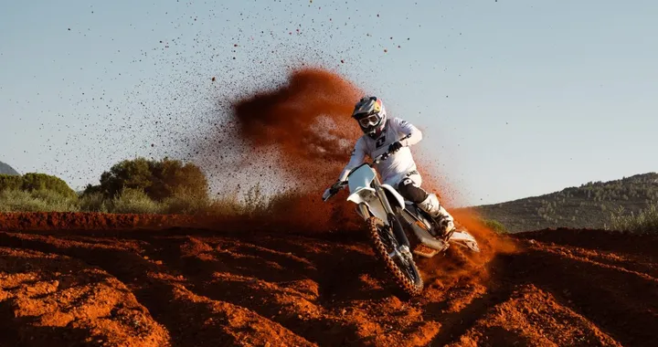 VARG SM, la supermoto elettrica che sta facendo tremare i big