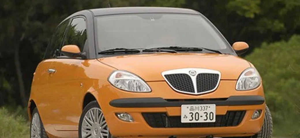 Lancia Ypsilon Momo Design in Giappone