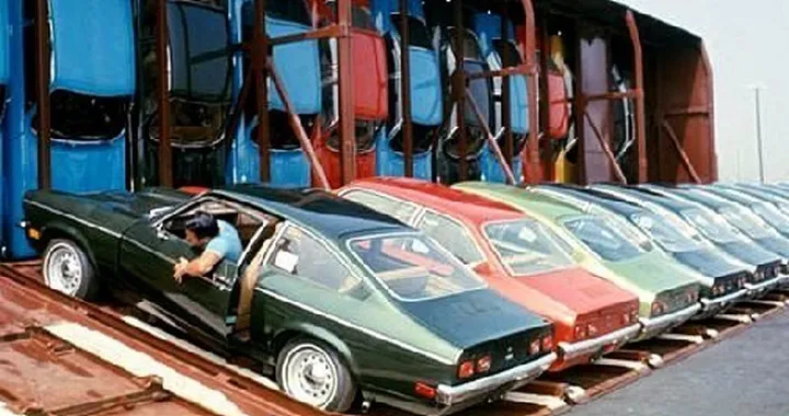 Trasportare le auto in verticale