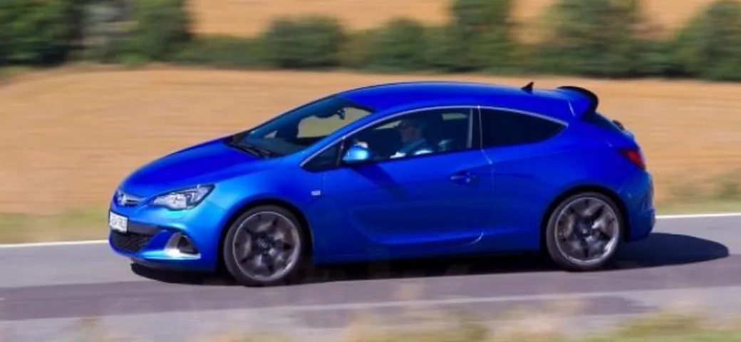 Opel Astra OPC: arriva l'Astra più 