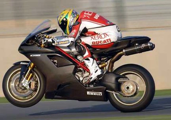Test SBK: Bayliss e la 1198R...due fulmini!