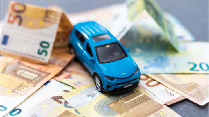 Come calcolare e pagare il bollo auto: guida completa