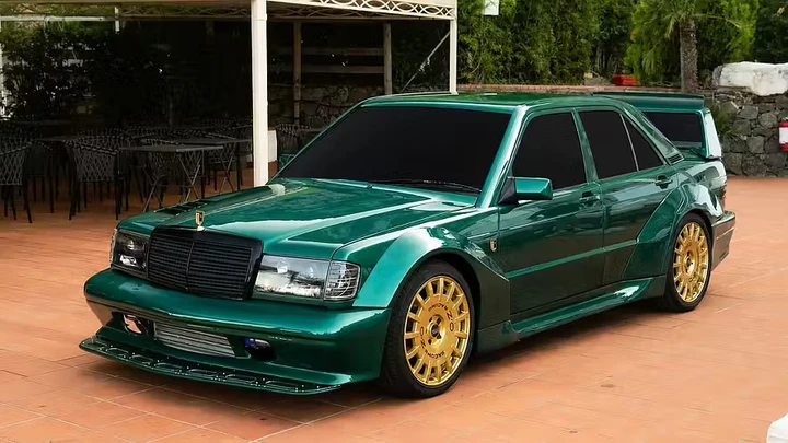 Mercedes 190 E, il restomod italiano esagera: 765 CV e 299 km/h