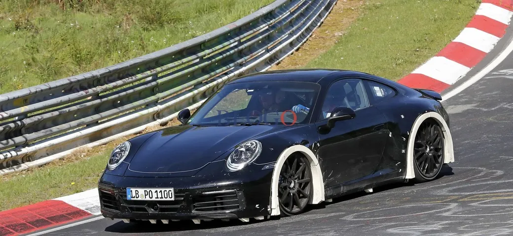 Porsche 911 992: foto spia della coupé