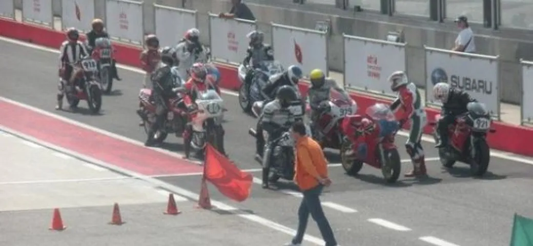 SuperTrophy Yamaha RD Series 2011