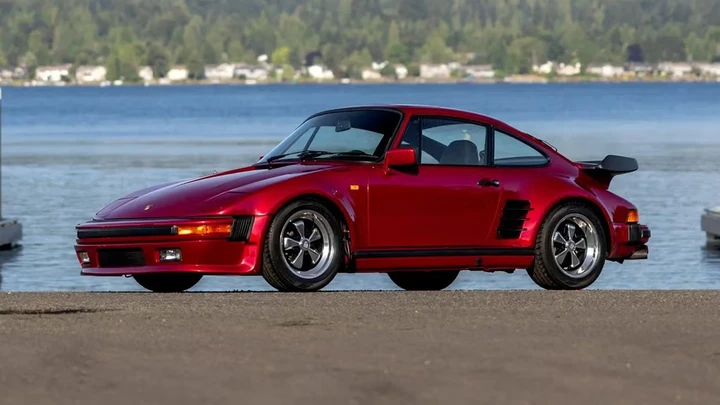 Ricordata la Porsche 911 Turbo coi fari a scomparsa? Oggi si trova all'asta