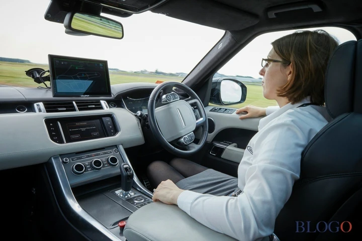Guida autonoma: di chi è la colpa in un incidente?