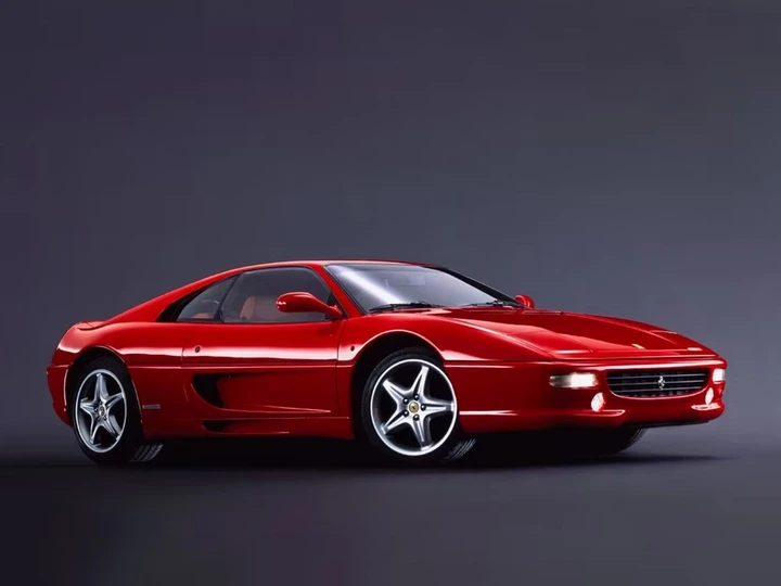 Ferrari F355 berlinetta: la splendida coupé compie 30 anni