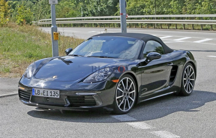 Porsche Boxster Turbo: il facelift senza camuffature