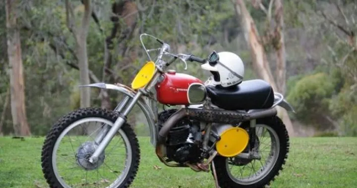 Amarcord: Husqvarna 400 Cross di Steve Mc Queen