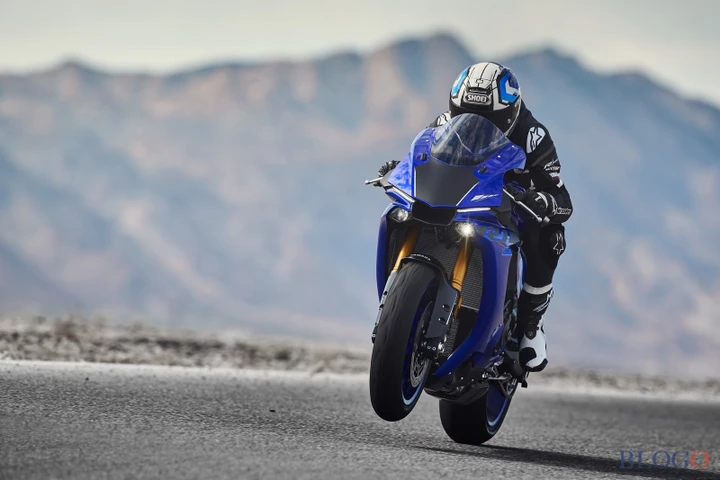 Yamaha R1, entro fine anno la nuova generazione: e se fosse 