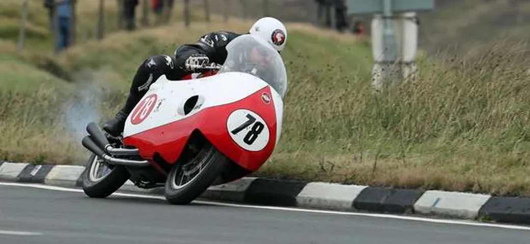 Classic TT: Michael Dunlop sulla Gilera 500 Quattro Cilindri [Video]
