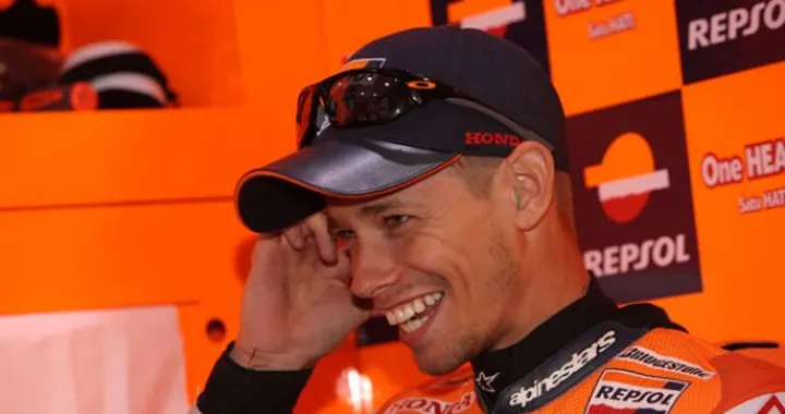 Casey Stoner, "rais" di Losail, illumina il deserto del Qatar