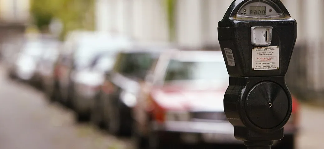 Parcheggio a pagamento: multa nulla se il ticket non è esposto