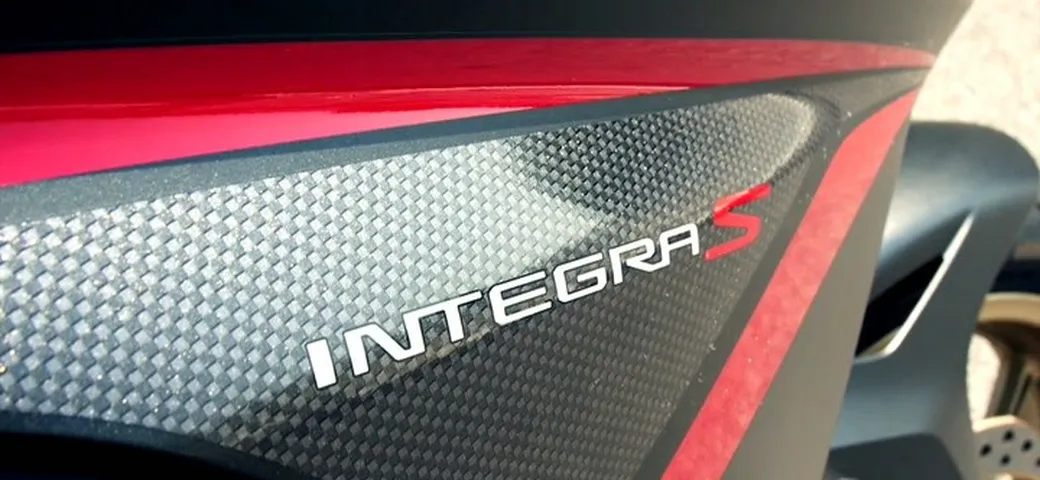 Honda Integra 750 S 2015, la prova su strada