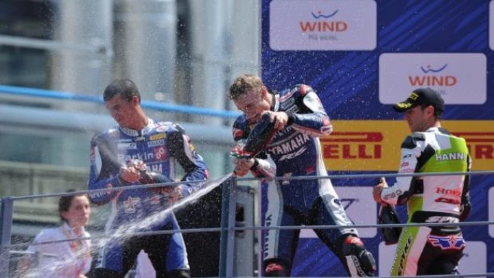 Superbike: Chaz Davies testa l'Aprilia di Biaggi. E la Ducati?