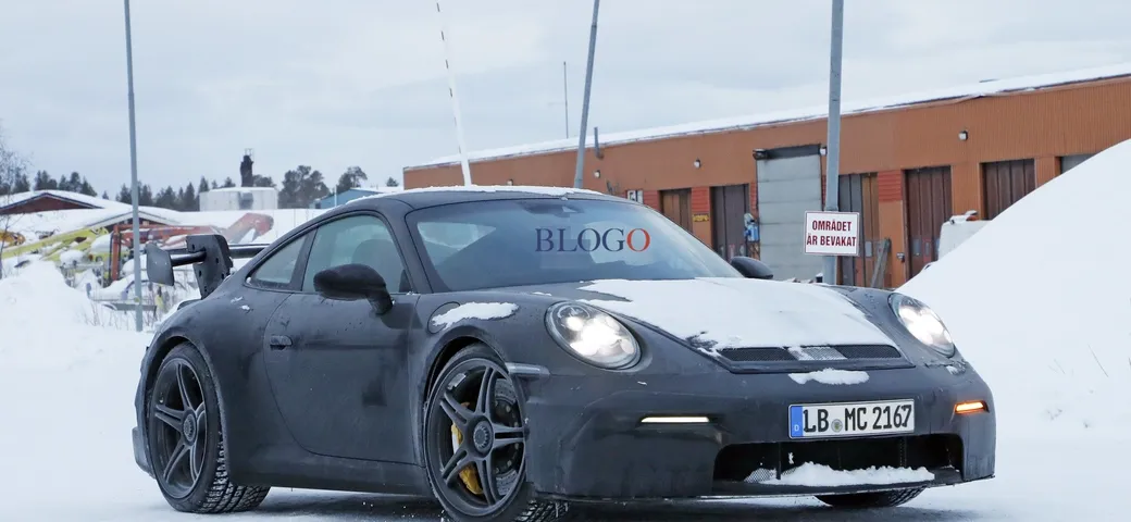 Porsche 992 GT3: foto spia sulla neve