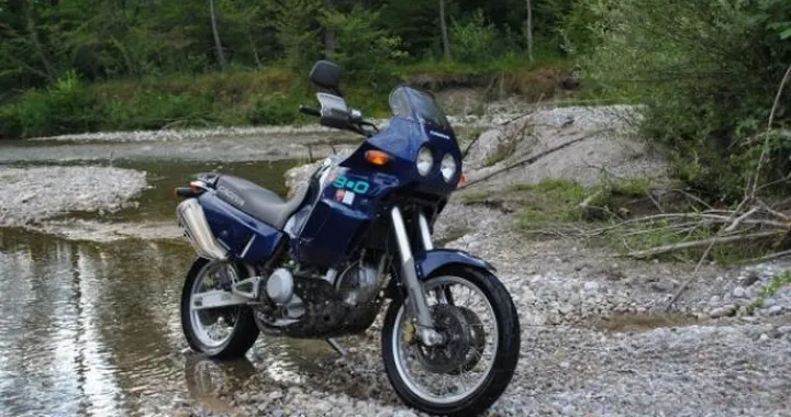 Foto del giorno: Cagiva Elefant 900 nel fango