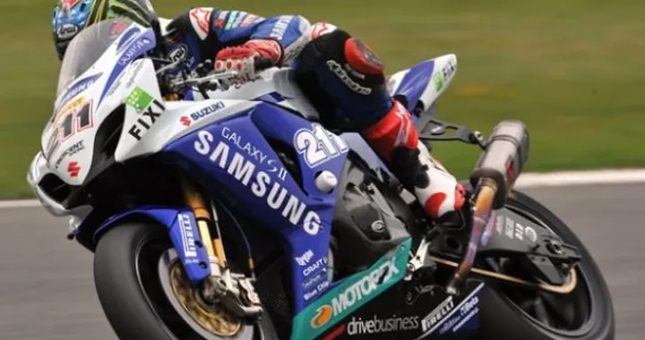 WSBK: John Hopkins ancora in testa nelle QP2 di Silverstone. Checa e Guintoli seguono, Biaggi in difficoltà, 15°