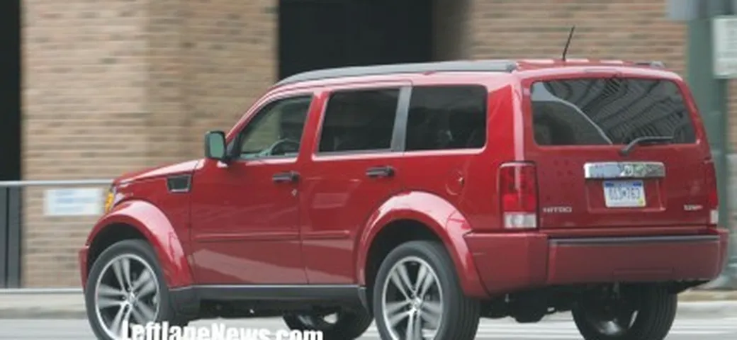 Foto spia: in arrivo una Dodge Nitro SRT-8?