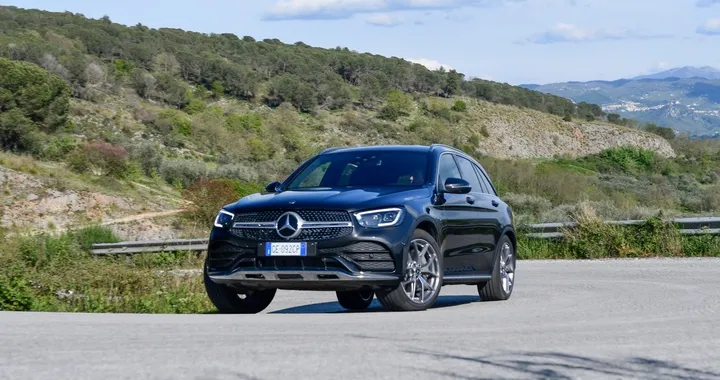 Mercedes-Benz GLC 300de 4Matic EQ Power: la prova su strada