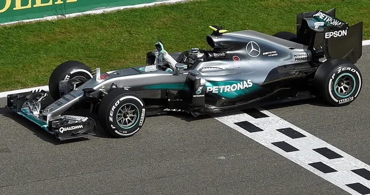 GP Belgio F1 2016: Vince Rosberg, secondo Ricciardo e terzo Hamilton. Ferrari 6° e 9°