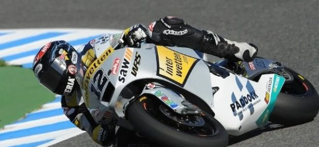 Moto2, Sepang: Luthi in pole davanti a Bradl, Marquez out