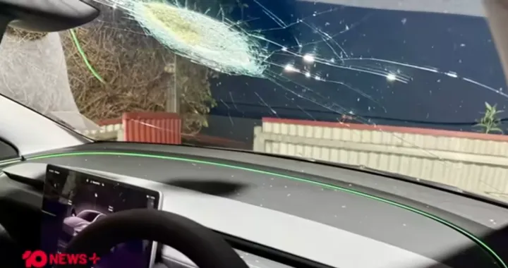 Tesla colpita da un meteorite, l'Autopilot si rivela decisivo