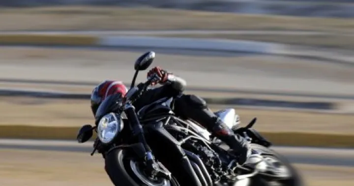 MV Agusta Brutale 2010: dettagli e foto ufficiali