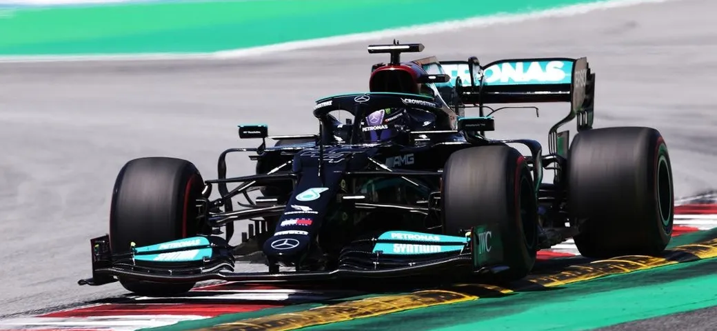 F1 GP di Spagna: arriva la pole position numero 100 per Hamilton
