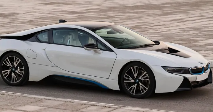 La straordinaria BMW di Maradona finisce all'asta: prezzo provocatorio