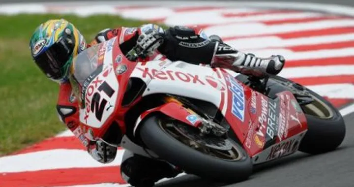Superbike: Bayliss beffa Sykes e conquista gara 1