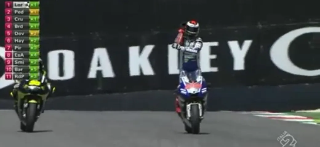 MotoGP Mugello 2013: capolavoro di Jorge Lorenzo, secondo Pedrosa, terzo Crutchlow, Rossi subito fuori
