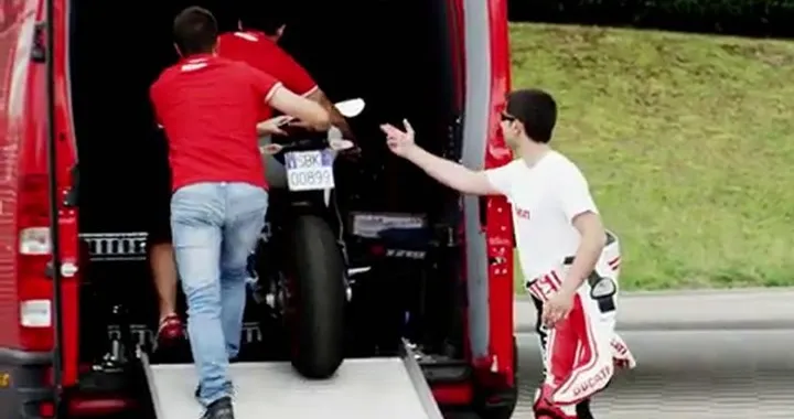 Ducati 899 Panigale la tua strada verso la pista