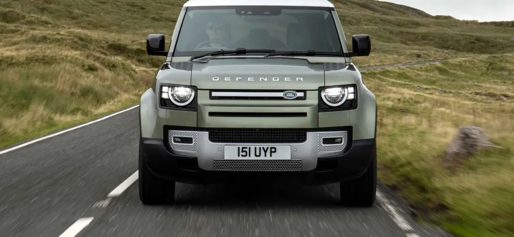Land Rover Defender: nuove indiscrezioni sulla versione sportiva SVR