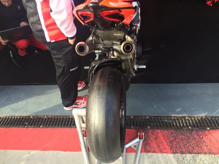 SBK Aragon: ritorno al futuro, Ducati con il doppio scarico alto