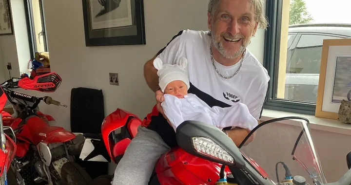 Carl Fogarty diventa nonno: "Vi presento Mason Fogarty Worswick, il campione del mondo 2044"