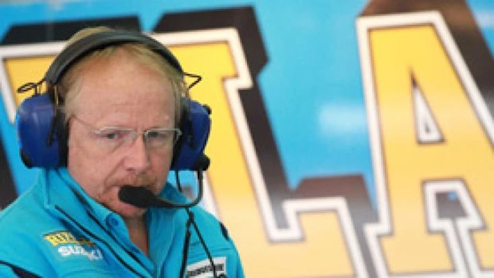 MotoGP: Stuart Shenton lascia la Suzuki dopo 19 anni. Hamamatsu con un solo pilota in pista nel 2011