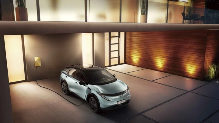 Nissan Ariya, come evolve il SUV giapponese: nuovo frontale