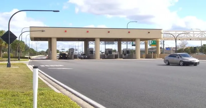 Copritarga telecomandato