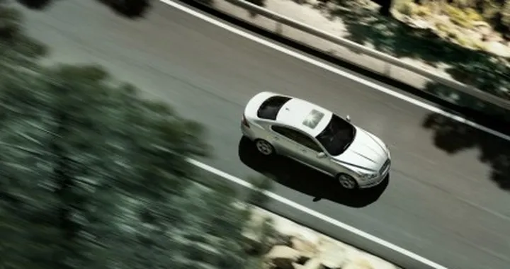 Grande richiesta e ritardi nelle consegne per la Jaguar XF