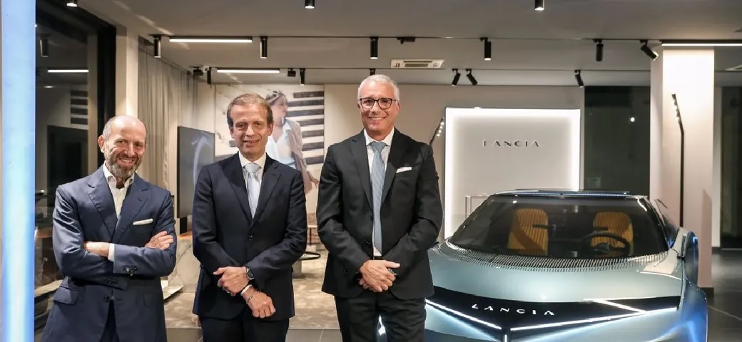 Lancia Pu+RA HPE ha inaugurato i nuovi showroom del brand in Italia