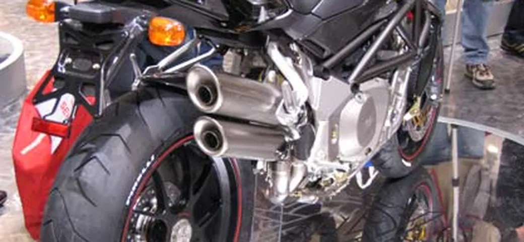 Salone Milano - MV Brutale 910 Starfighter