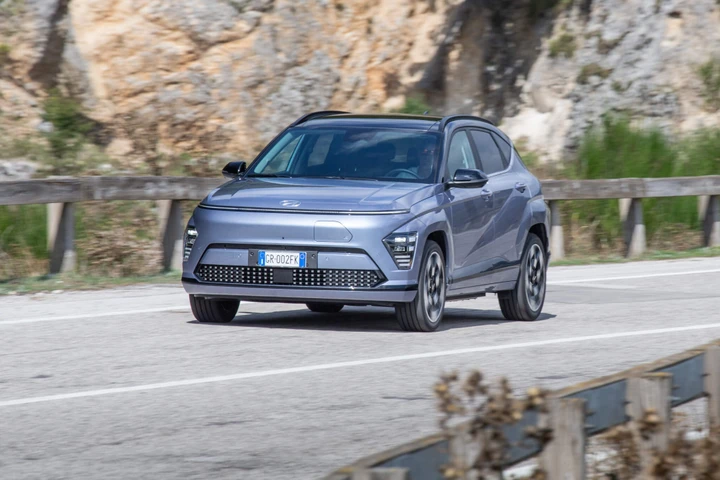 Nuova Hyundai Kona, elettrica (ma non solo) senza compromessi
