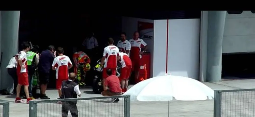 Valentino Rossi e Ducati Desmosedici GP12: primi video da Sepang