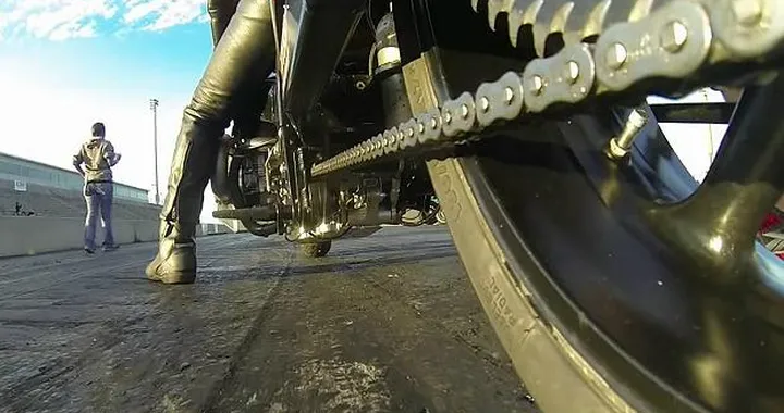 Drag Racing da una prospettiva insolita [Video]