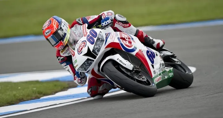 Supersport Donington 2014: prima pole in carriera per Van der Mark