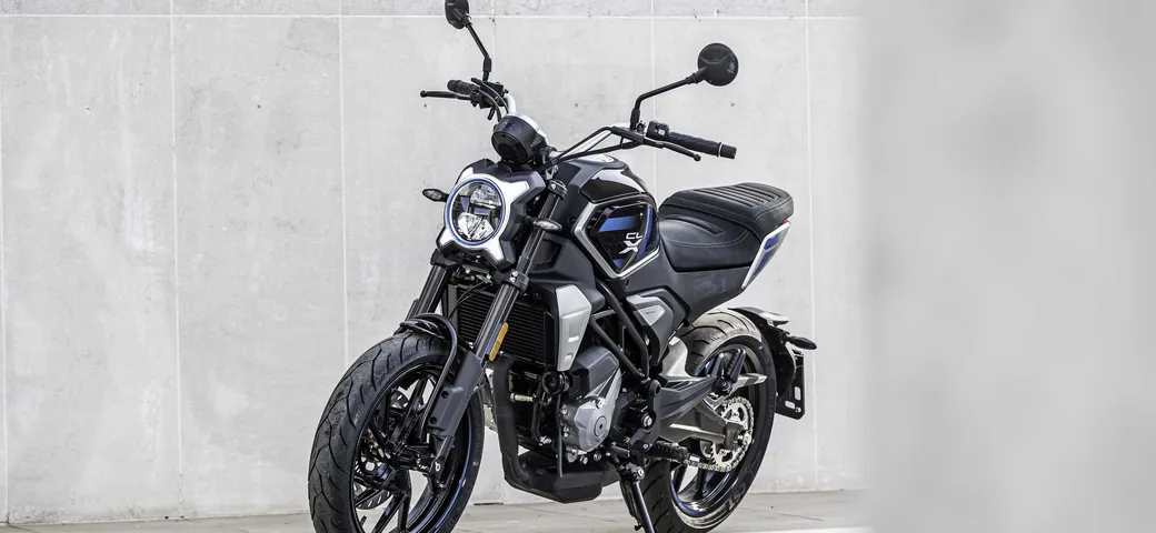 CFMoto svela la nuova 300CL-X Heritage: caratteristiche e prezzo