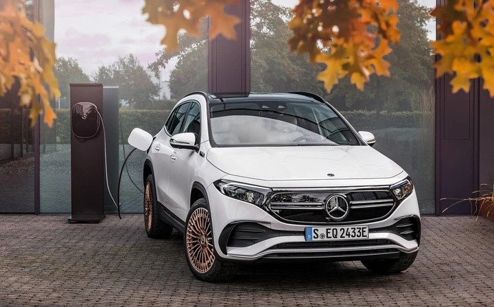 Mercedes EQA 250: autonomia, allestimenti, prezzi
